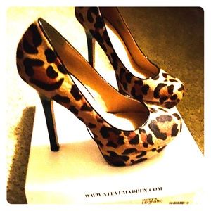 Steve Madden Bevv-Leopard Platform heel.